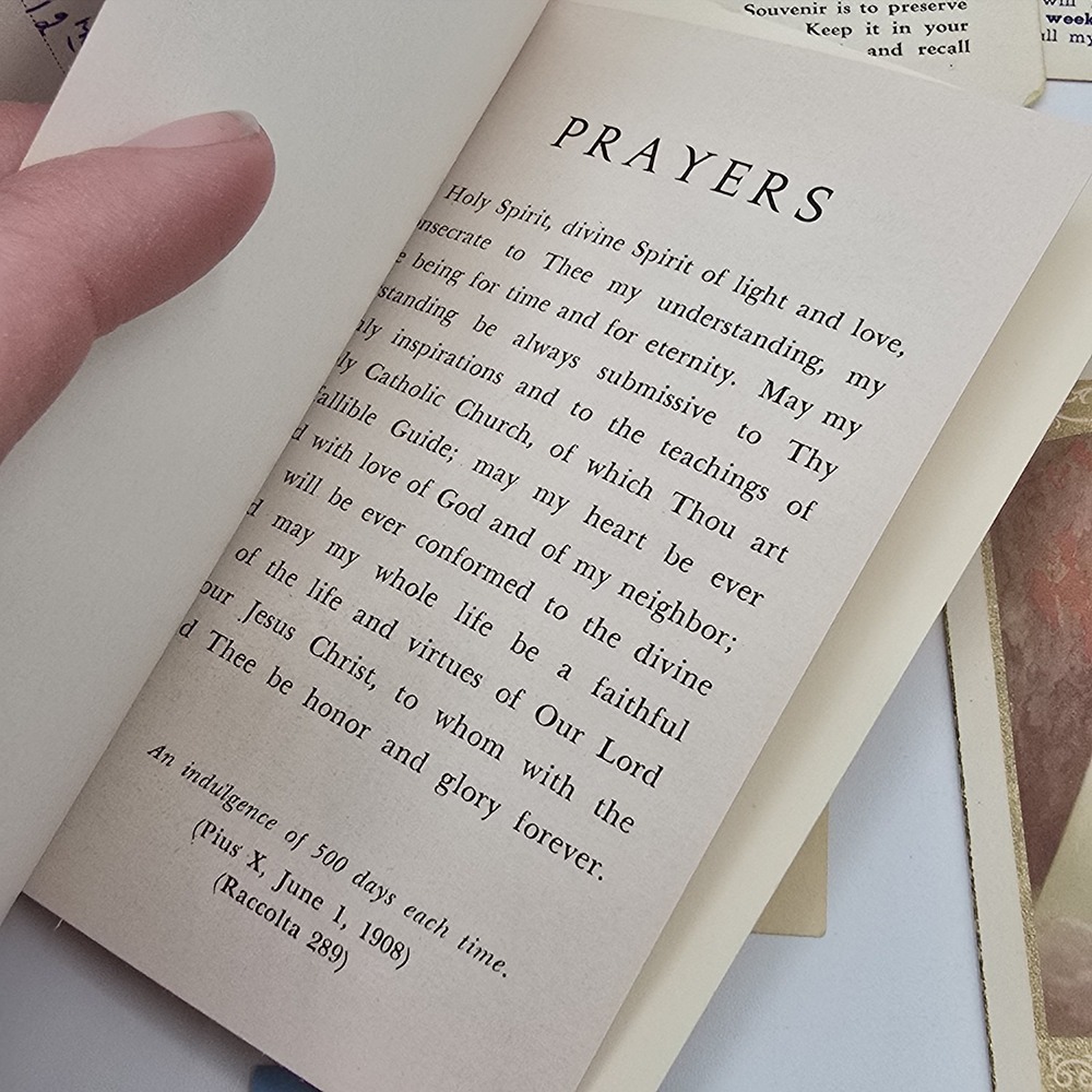 Vintage Paper‎ Ephemera Lot Religious Cards And Medal 1950s 1960s - Picture 15 of 16